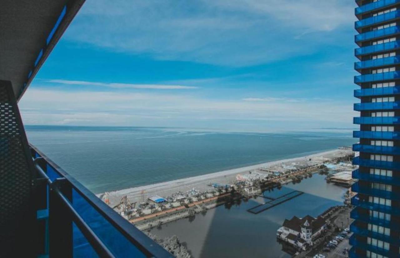 Delux Sea View Aparthotel In Orbi City Batumi Exterior foto