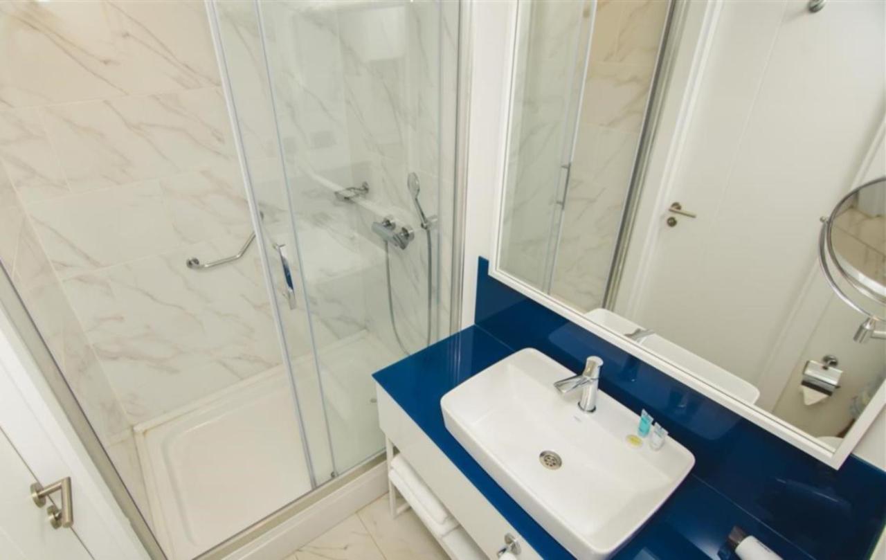 Delux Sea View Aparthotel In Orbi City Batumi Exterior foto